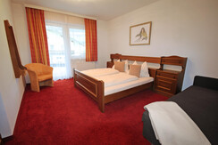 Green - Bedroom with double bed and single sofa-bed Green - Bedroom with double bed and single sofa-bed