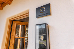 Entrance CHALET 9 Entrance CHALET 9