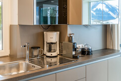 Küche mit Espresso und Filterkaffeemaschine Küche mit Espresso und Filterkaffeemaschine