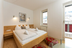 B10 sleeping area with a double bed B10 sleeping area with a double bed