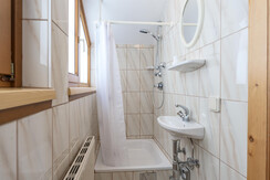 Top 4 bathroom 2 with shower Top 4 bathroom 2 with shower