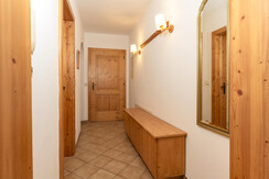 Top 1 Entrance area Top 1 Entrance area