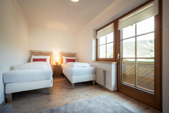 Top 3 bedroom with 2 single beds Top 3 bedroom with 2 single beds
