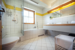 Top 3 bathroom with bath tub and shower Top 3 bathroom with bath tub and shower