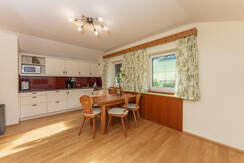 Fully eqipped kitchen with dining area Fully eqipped kitchen with dining area