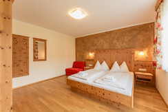 Bedroom 1 with double bed & sofa App. Viehweid Bedroom 1 with double bed & sofa App. Viehweid
