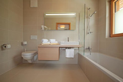 Typ 2 B East- 7 Person_ Bathroom Typ 2 B East- 7 Person_ Bathroom
