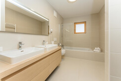 Typ 2E_3.10_Badezimmer_Wanne Typ 2E_3.10_Badezimmer_Wanne