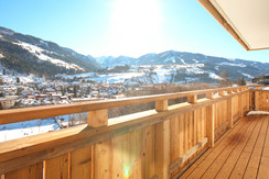 Balkon mit 180 Grad Ausblick Balkon mit 180 Grad Ausblick