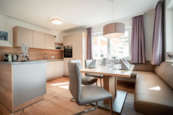 Vollausgestattete Wohnküche mit tollem Design Vollausgestattete Wohnküche mit tollem Design