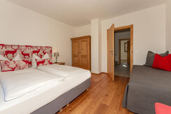Schlafzimmer mit 3. Bett im Parterre Schlafzimmer mit 3. Bett im Parterre