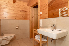 Badezimmer 3 mit WC Badezimmer 3 mit WC