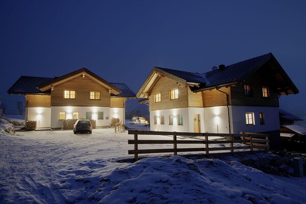 TAUERN LODGES im Winter direikt an der Piste